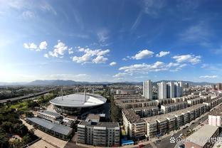 今日趣图：曼联领先半场，曼城也领先半场，差距确实不大！